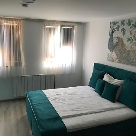 Heartland City B&B Tuzla Bagian luar foto
