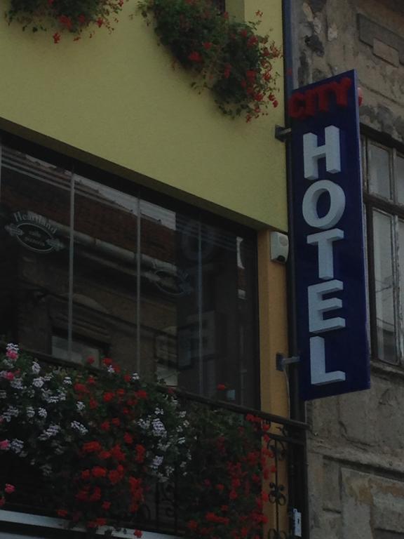 Heartland City B&B Tuzla Bagian luar foto