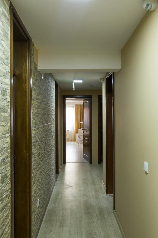 Heartland City B&B Tuzla Bagian luar foto