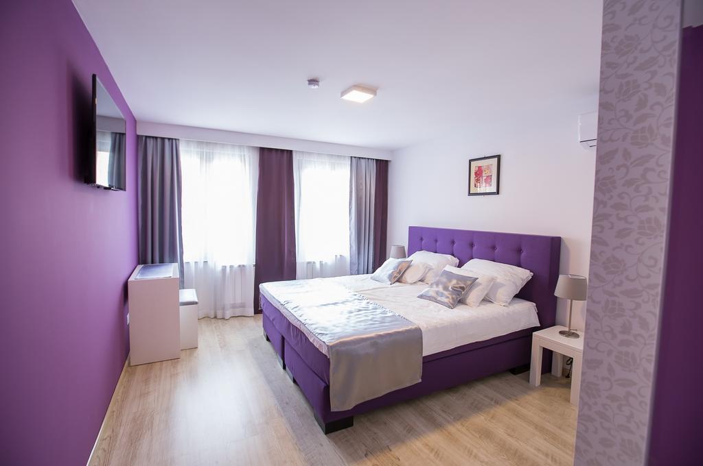 Heartland City B&B Tuzla Bagian luar foto