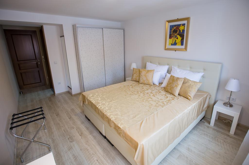 Heartland City B&B Tuzla Bagian luar foto