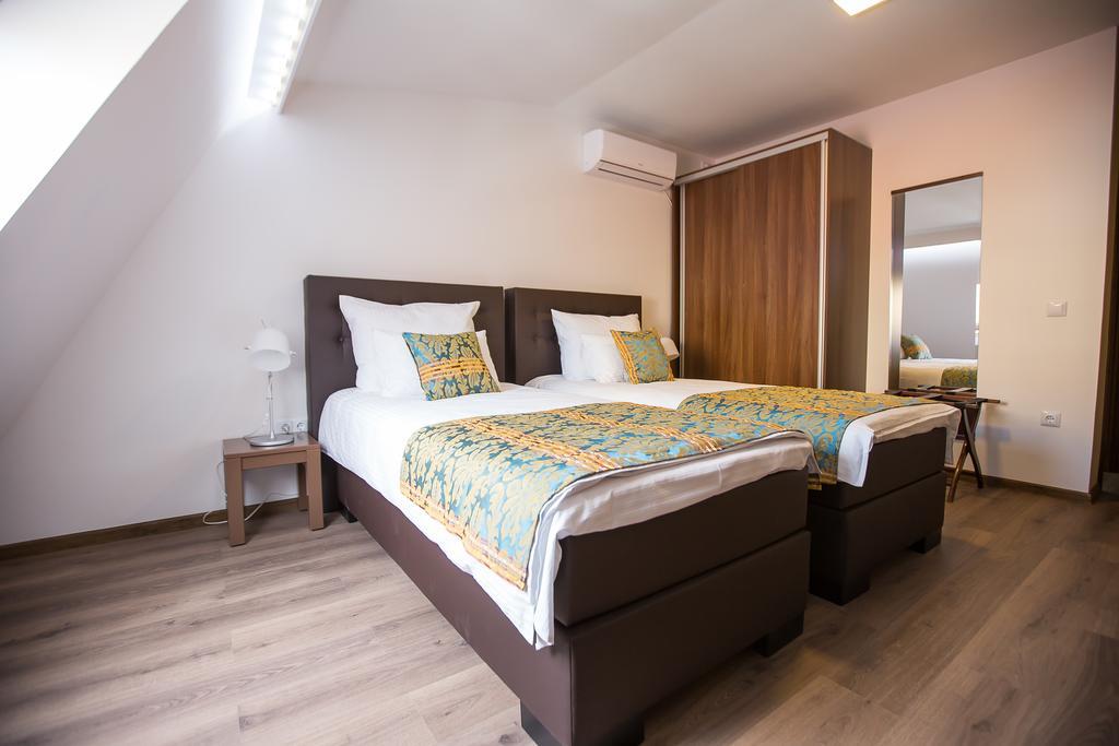 Heartland City B&B Tuzla Bagian luar foto