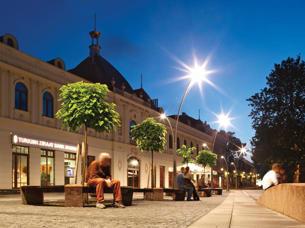 Heartland City B&B Tuzla Bagian luar foto