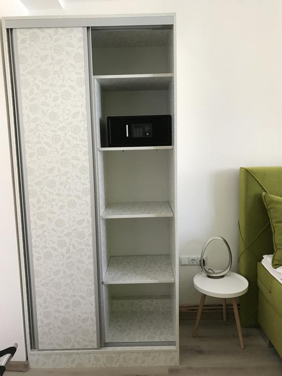 Heartland City B&B Tuzla Bagian luar foto