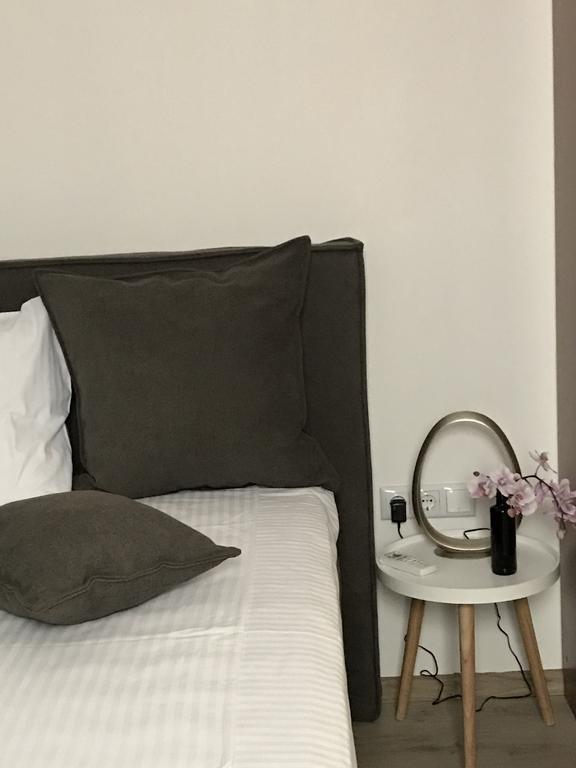 Heartland City B&B Tuzla Bagian luar foto
